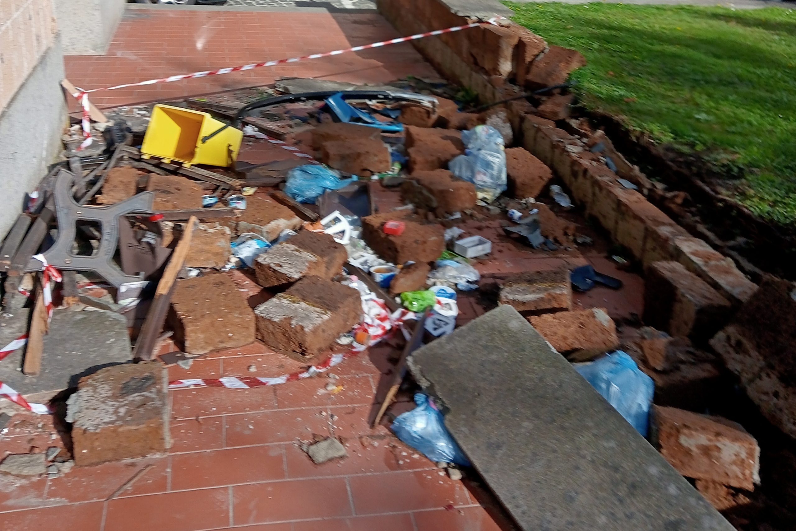 Acquapendente – Discarica a cielo aperto a pochi metri dalla Basilica Concattedrale del Santo Sepolcro