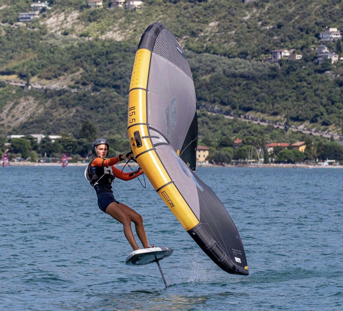 La 18enne viterbese Ester Biaggi campionessa italiana di Wing Foil