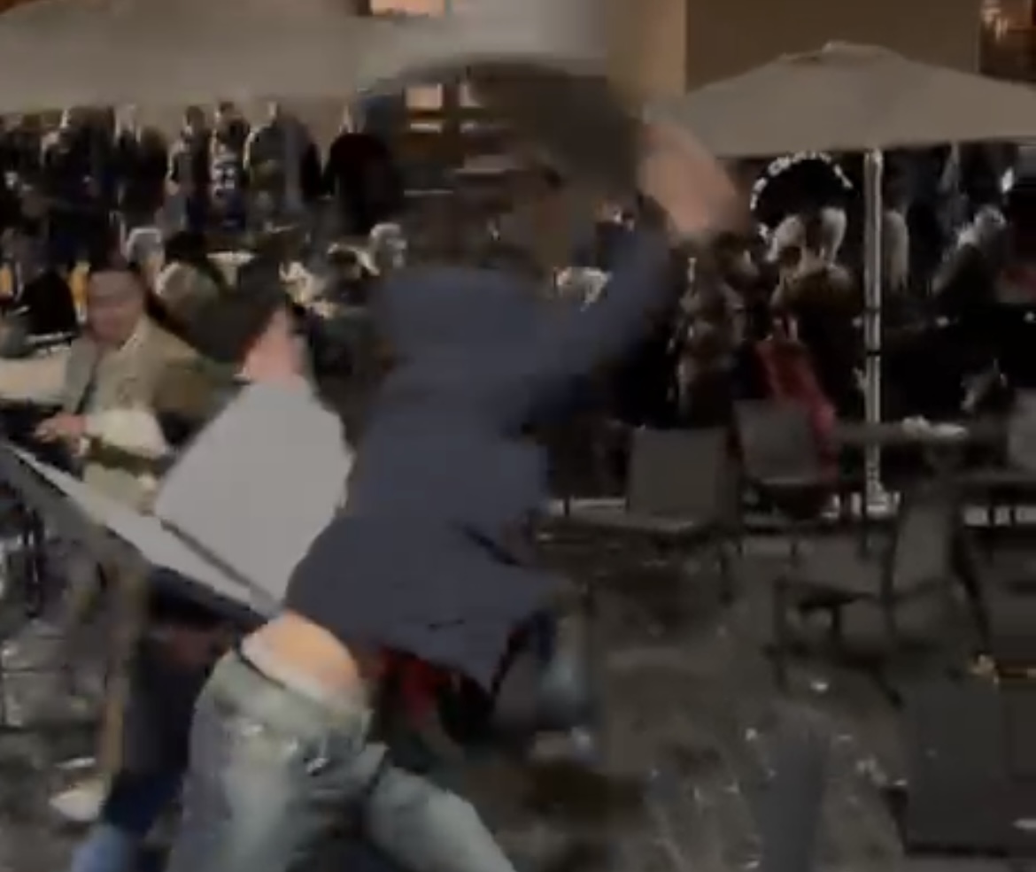 Civitavecchia – Rissa furibonda in piazza Leandra, un giovane accoltellato (VIDEO)