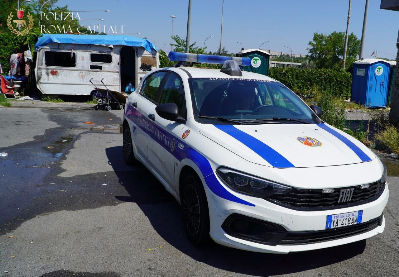 Roma – Controlli a tappeto nel campo nomadi di Via di Salone: 90 le persone controllate, 3 mezzi sequestrati e 2 denunciati