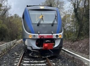 Colleferro – Giovane vuole farla finita sotto un treno, la telefonata di un carabiniere gli salva la vita