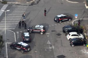 Ostia – Maxi blitz dei Carabinieri nel “quadrilatero dello spaccio”: 13 arresti, 9 denunce e sequestri di droga e contanti