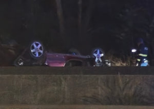 Pomezia – Auto cappottata all’alba sulla Pontina, traffico in tilt verso Roma