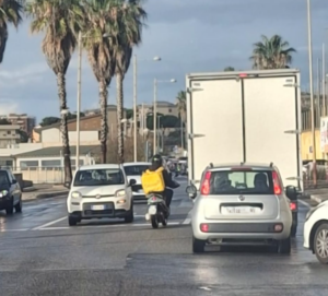 Civitavecchia – Brutto incidente tra l’Aurelia e via delle Quattro Porte, traffico in tilt
