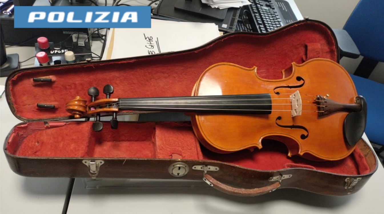 Viterbo, tunisino passeggia per via Marconi con una viola da 6000 euro sottobraccio: arrestato