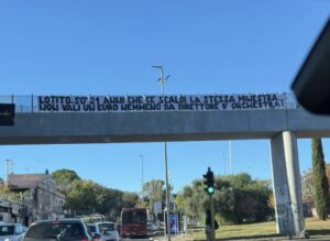 Lazio – Il filotto non inganna la tifoseria: oggi ancora striscioni di contestazione a Lotito (FOTO)