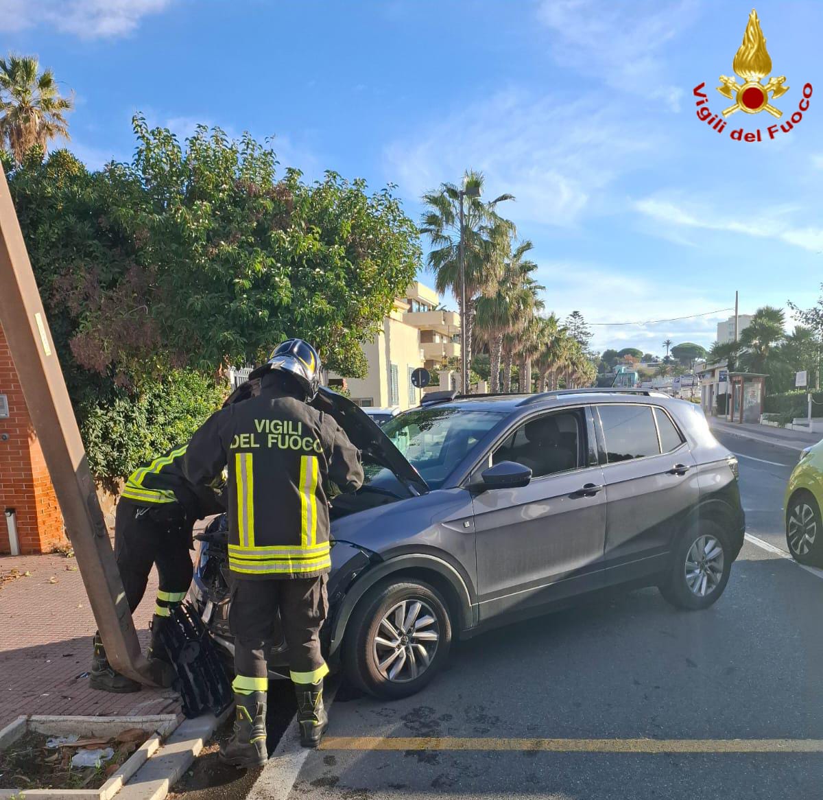 Santa Marinella – Incidente sull’Aurelia, auto finisce fuori strada