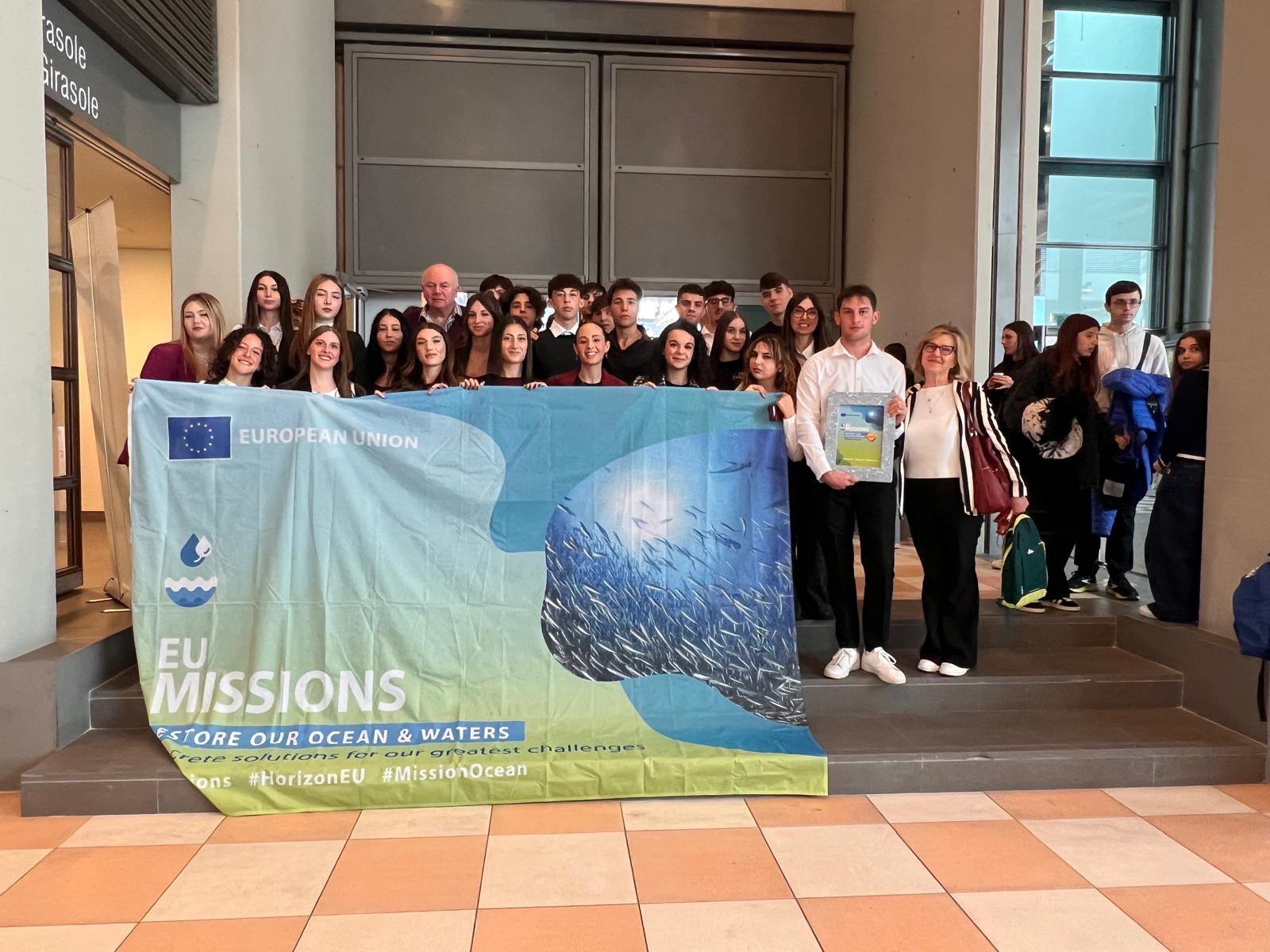 Viterbo – Studenti dell’Itt ad Ecomondo parlano di “microplastiche nel Tevere”