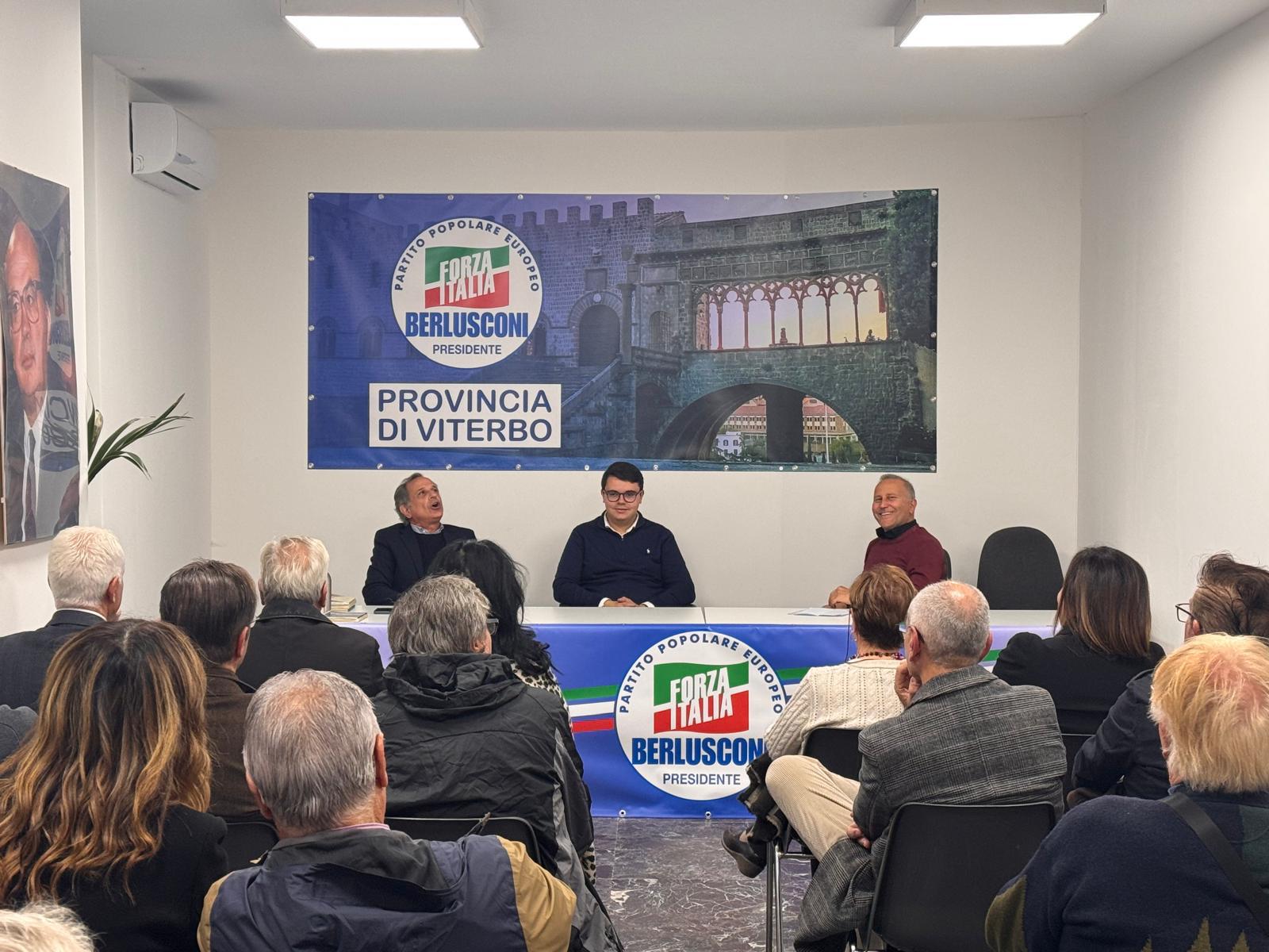 Viterbo – Grande successo per la presentazione del libro “Poesie” di Francesco Giro, moderata da Fabrizio Purchiaroni
