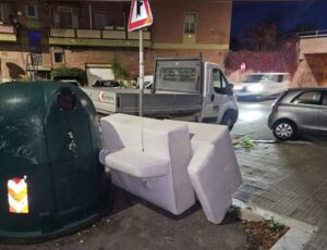 Civitavecchia – Nuova denuncia CPS, ancora divani e frigoriferi a cielo aperto