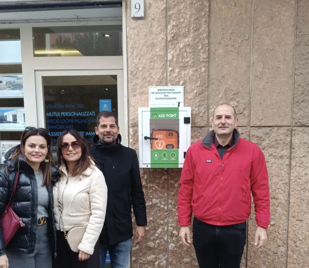 Civitavecchia – Doppio defibrillatore installato dall’Associazione Gagliardini, presto il terzo in Cattedrale