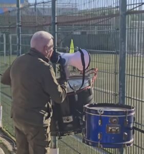 Civitavecchia Calcio – Eterno Giacomini, il super tifoso della Vecchia virale sui social in tutta Italia