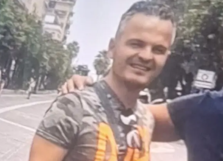 Polizotto muore in incidente stradale con volante, addio al 47enne Aniello Scarpati