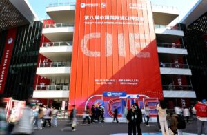 Cina: durante CIIE registrati oltre 83 miliardi di dollari in accordi preliminari