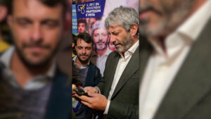 Regionali Campania, protesta studenti su diritto studio a punto stampa Fico