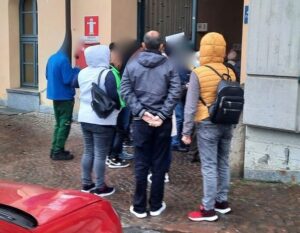 A Pescia Romana ambulatori chiusi fino all’arrivo dei medici ed anziani costretti ad aspettare al freddo