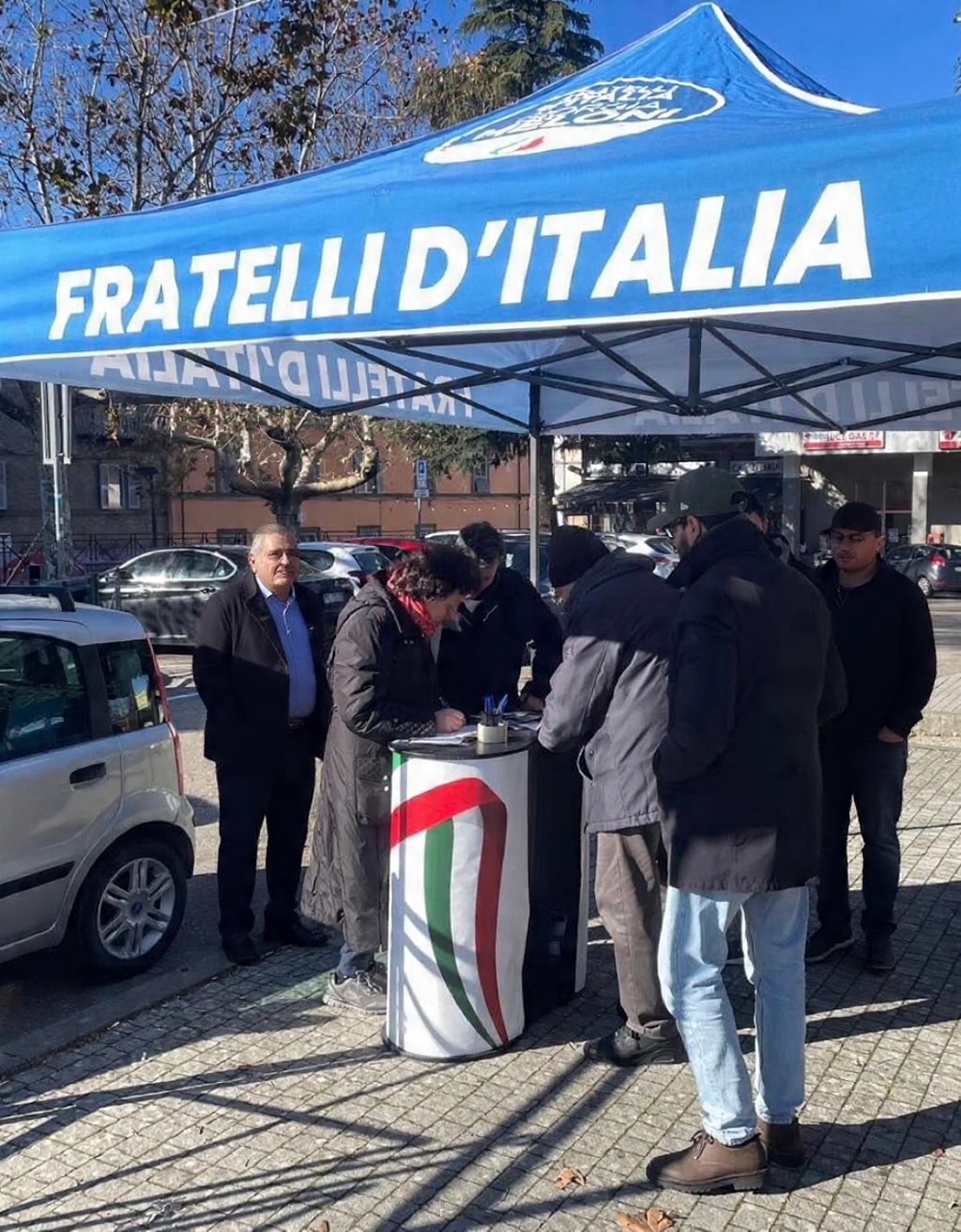 Montefiascone – “Un’onda di gente al gazebo di FdI contro l’integralismo islamico”