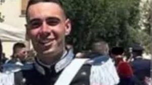 Carabiniere di 23 anni muore in incidente stradale con auto di servizio