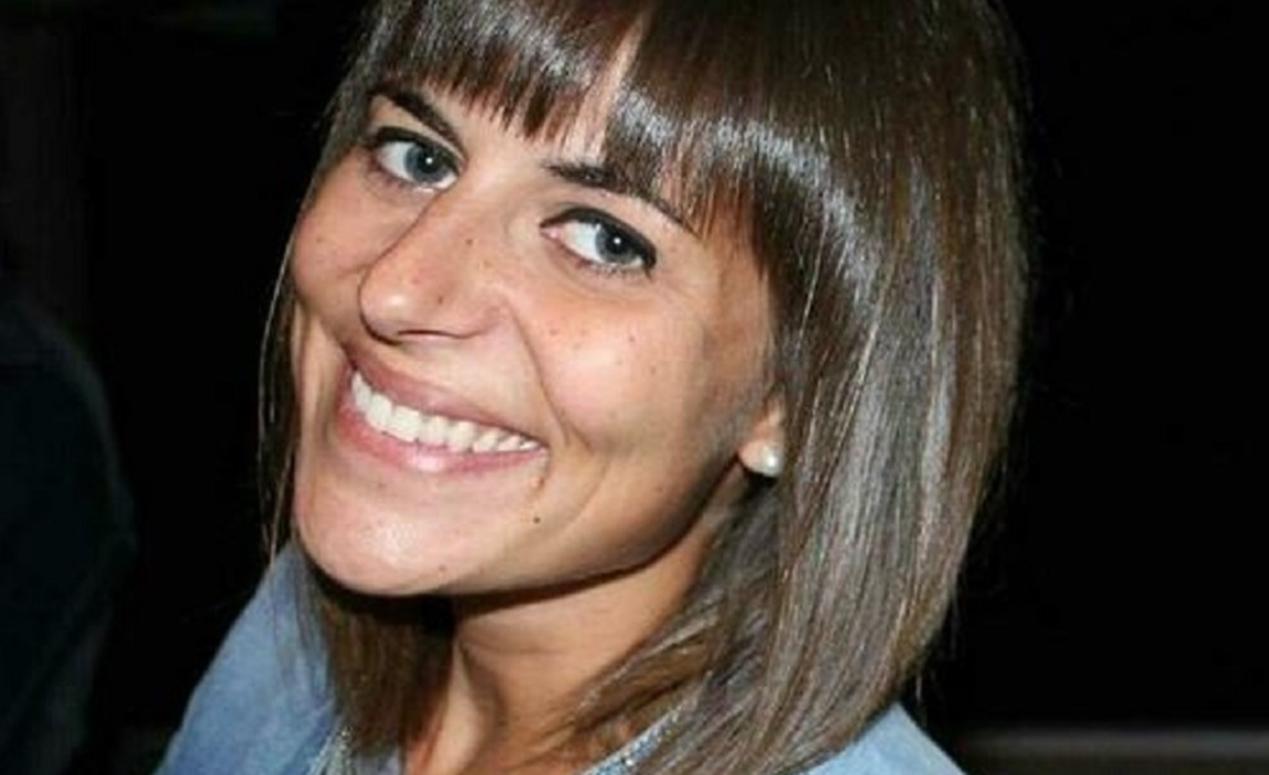 Addio a Valentina Mitri, 40 anni. Madre di due bambine, ha raccontato sui social la sua battaglia contro il tumore