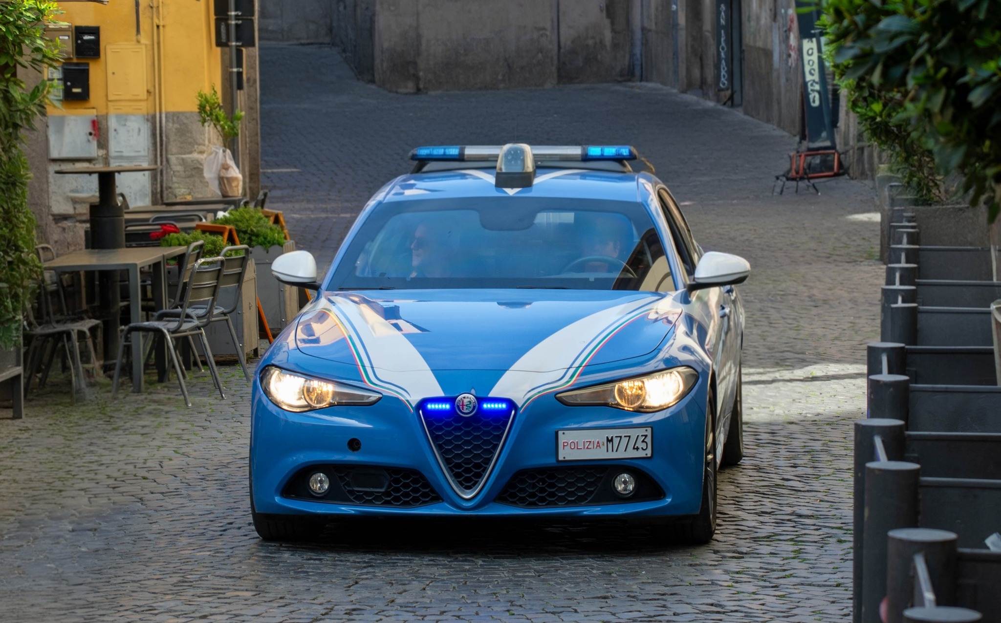 Viterbo – Urla a notte fonda in Via dell’Orologio Vecchio, arriva la polizia