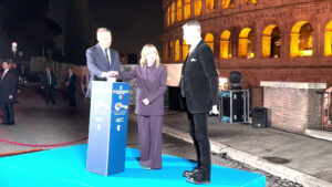 Il Colosseo si illumina per celebrare la cucina italiana patrimonio Unesco