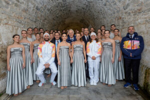 Milano/Cortina – Fiamma olimpica atterrata a Fiumicino, stasera Roma e Quirinale