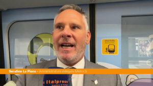 Milano, Metro 5 inaugura il treno brandizzato per le Olimpiadi