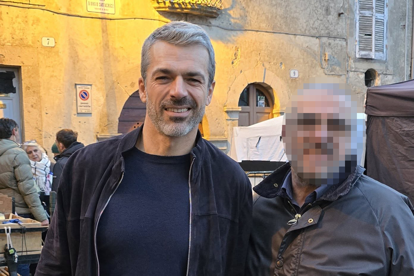 Luca Argentero a Oriolo Romano per le riprese della quarta stagione di “Doc – Nelle tue mani” (FOTO)