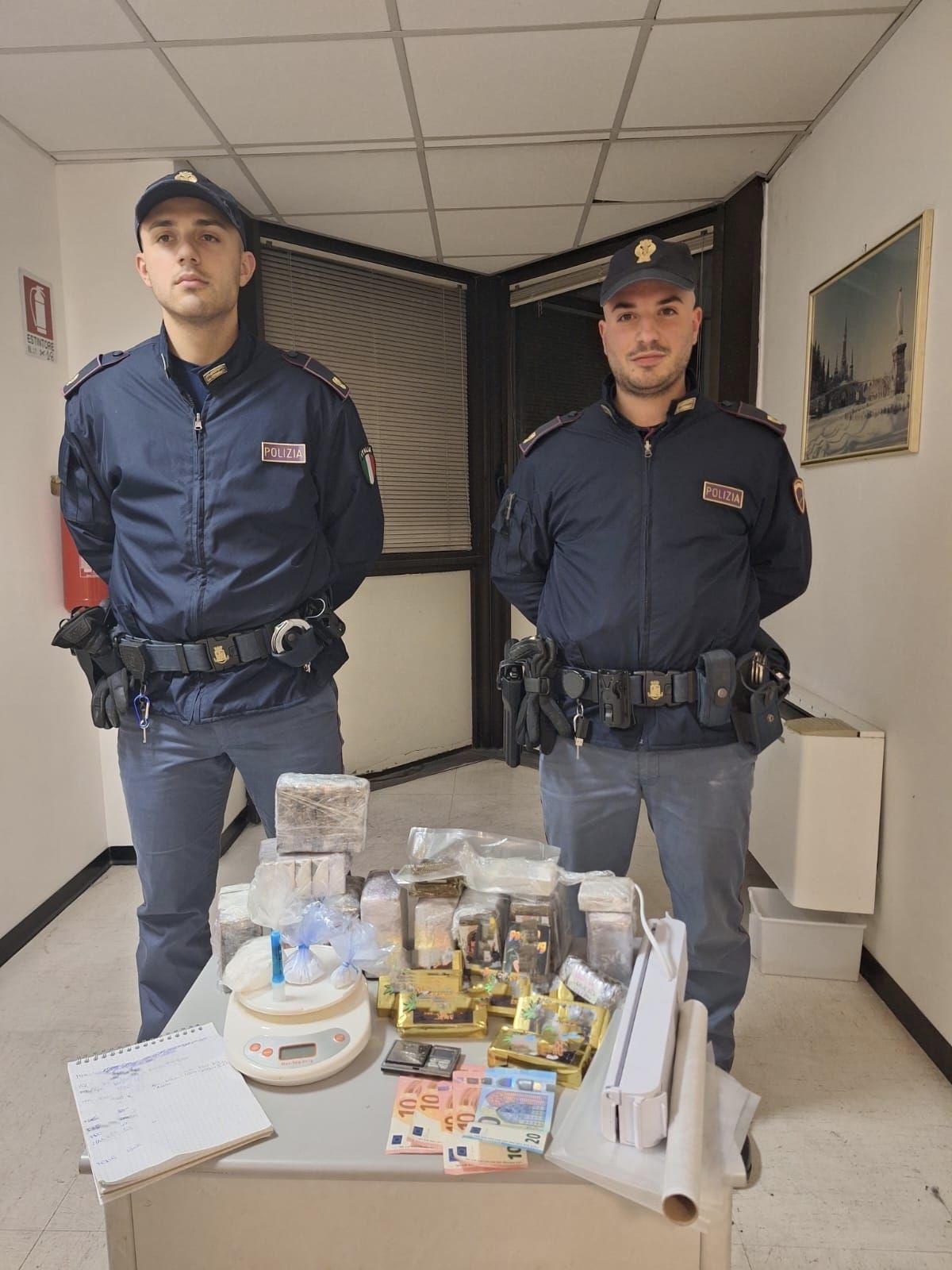 Roma: nascondeva hashish tra la polvere di caffè, arrestato