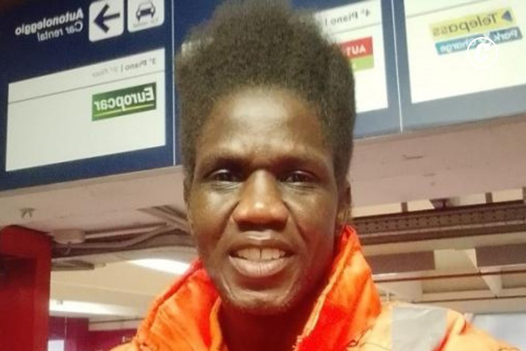 Trova 10 mila euro a Fiumicino e li restituisce: il gesto di onestà dell’addetto alle pulizie Oumar Ndiaye