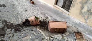 Civitavecchia – Ancora atti vandalici nel centro storico, la denuncia social di Galletta