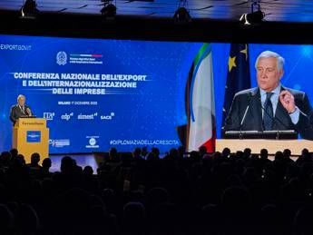 Tajani: “Export in crescita, 700 miliardi entro 2027”
