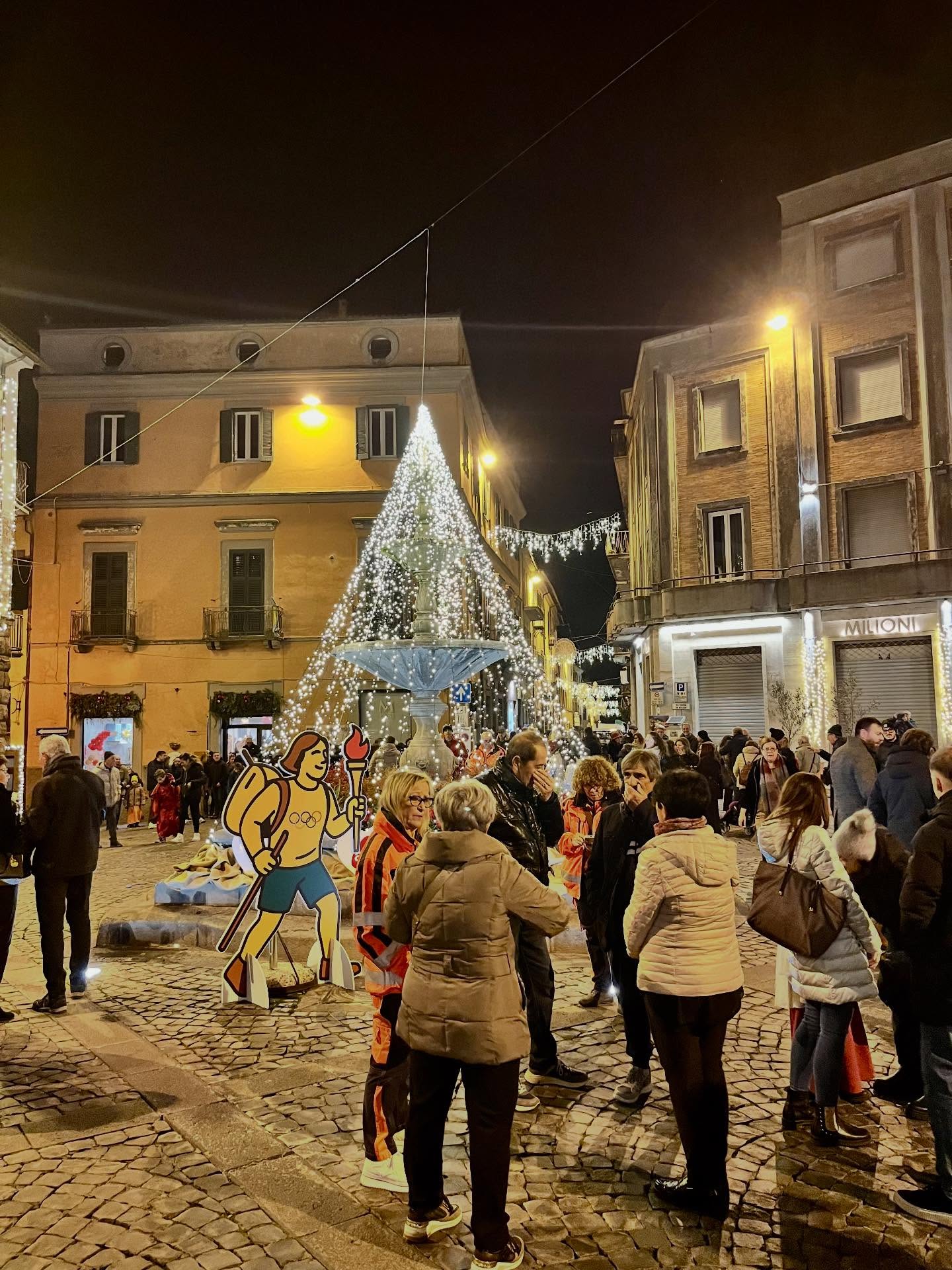 Montefiascone inaugura il Natale: luci accese in città grazie ai bambini