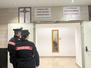 Roma – 66enne si abbassa i pantaloni e urina nell’acquasantiera della cappella di Termini