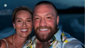 Il sì al Vaticano tra il campione di MMA Conor McGregor, lo sportivo più pagato al mondo, e Dee Devlin