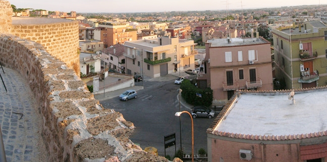 Cerveteri – Uomo precipita dal Belvedere della Rocca Antica: si ipotizza un gesto volontario