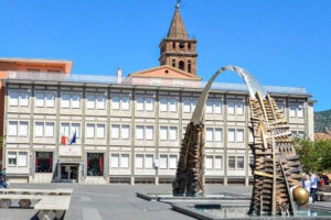 Shock al convitto di Tivoli, studenti disabili umiliati e filmati di nascosto