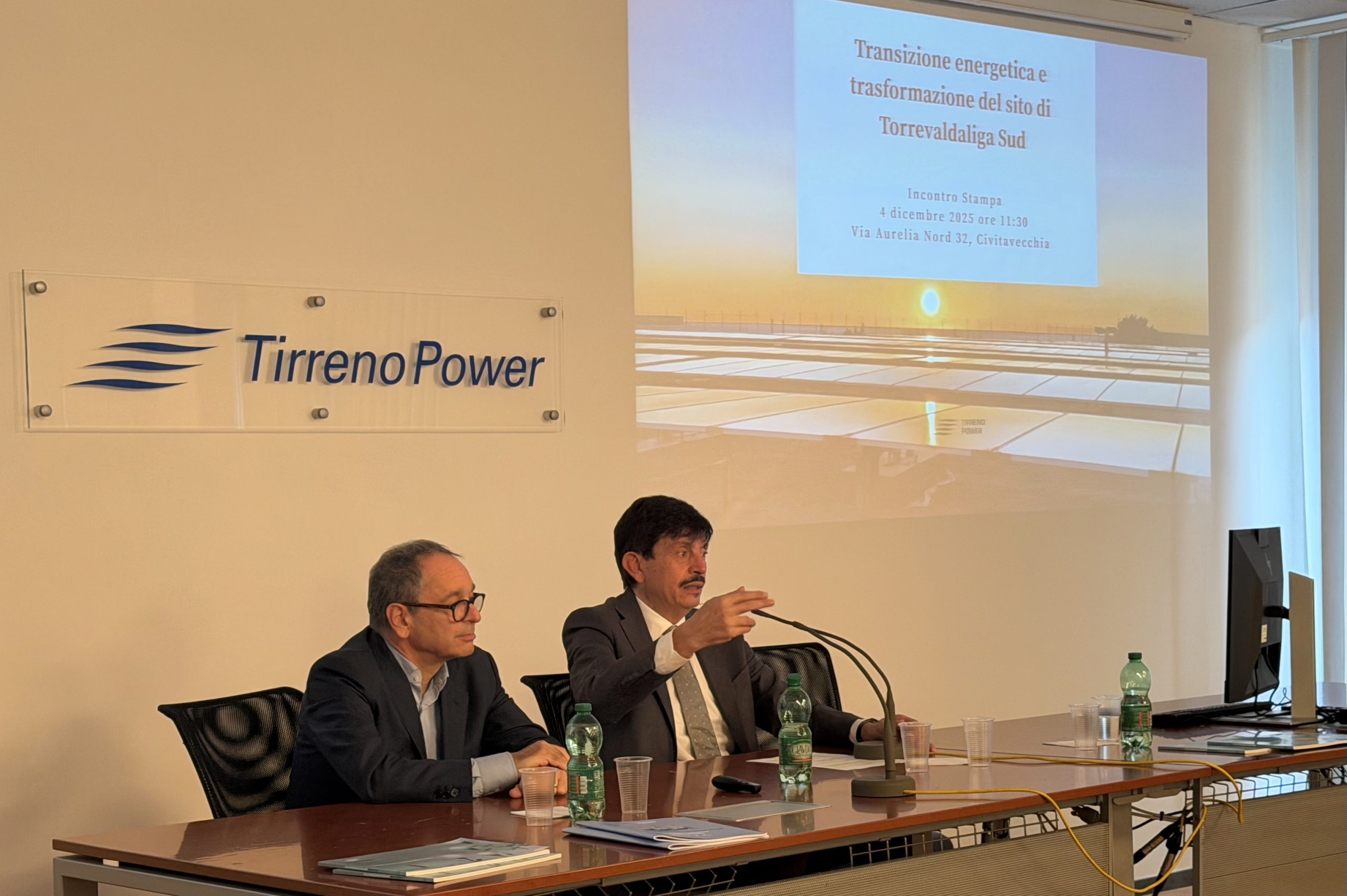 Civitavecchia – Tirreno Power demolisce la ciminiera storica di Torrevaldaliga Sud
