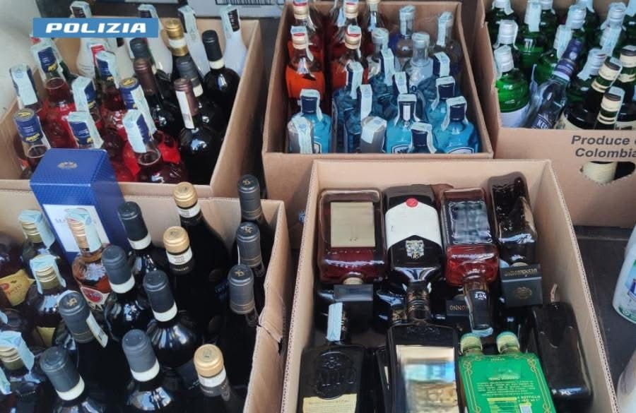 Frosinone – Rubano bottiglie di liquori e vino al supermercato, denunciati