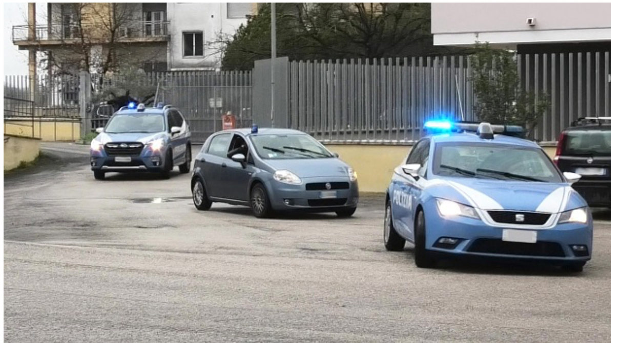 Cassino – Atti persecutori ed estorsione, 43enne ai domiciliari