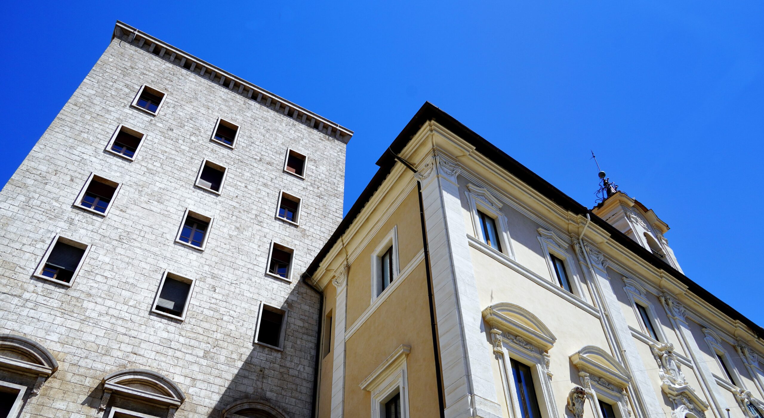 Capodanno: ordinanza sindacale a Rieti, stop ad alcol, fuochi e spray urticanti