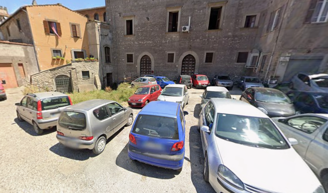 Viterbo – Piazza Campoboio, partono i lavori: i residenti costretti a rinunciare a nuovi parcheggi