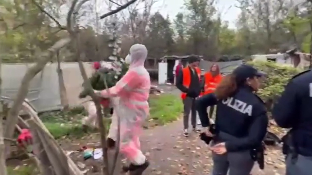 Roma – Operazione “legalità e decoro” al Parco Aniene: smantellati due campi abusivi, otto denunciati (VIDEO)