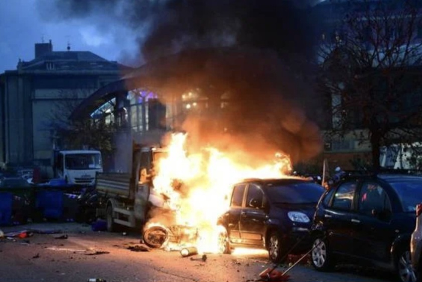 Ressa e caos, inferno a Marassi tra ultras Genoa e Inter: feriti tre agenti
