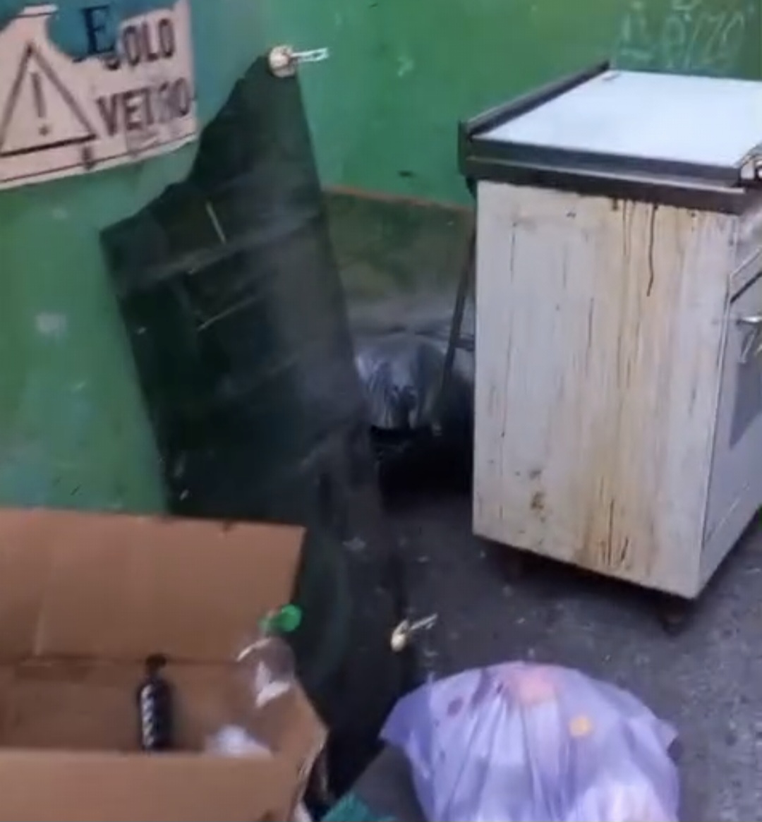 Ancora degrado a Civitavecchia – Forni e caldaie, discarica a cielo aperto in centro città