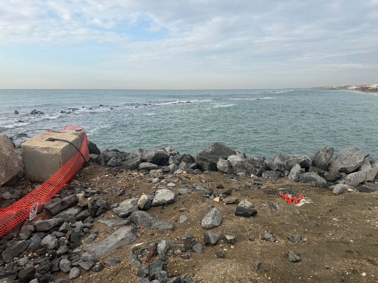 Ostia, sopralluogo al canale dei Pescatori per le verifiche sull’insabbiamento