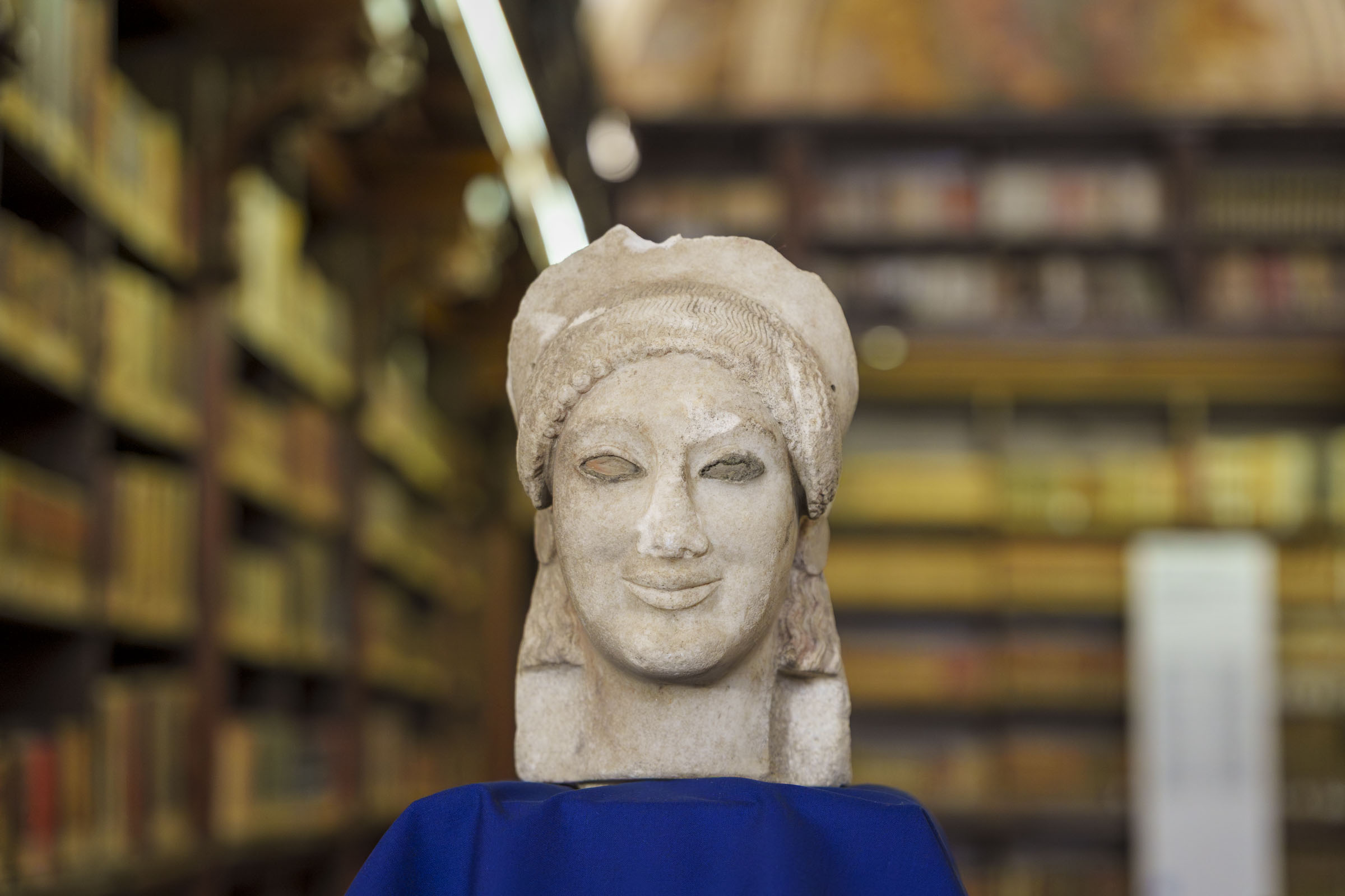 Roma – Presentata la testa Kore, raro esempio di statua greca ritrovata a Vulci (FOTO)