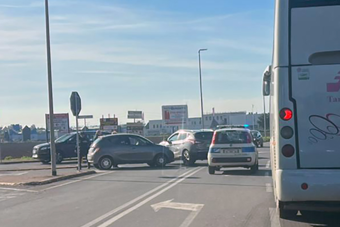 Tarquinia – Incidente all’incrocio tra strada Porto Clementino e via Aldo Moro