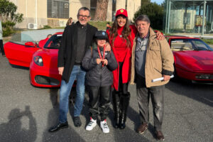 Roma si tinge di rosso Ferrari: il Christmas Day accende cuori, legalità e sorrisi (FOTO)