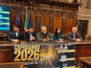Viterbo – Capodanno in piazza con i Gemelli Diversi, luci e spettacolo: attrazioni anche per il 1 gennaio